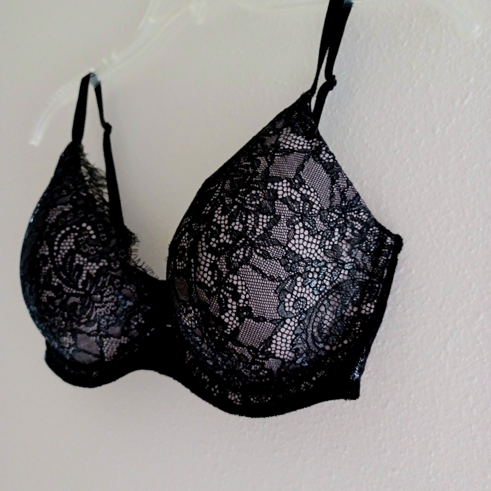 Victoria's Secret Very Sexy Lightly Lined Plunge Bra, size 32DDD - Picture 5 of 16